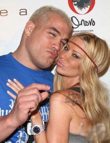 欧美艳星珍娜詹姆斯靠AV捞9亿 自创情色网站当老板