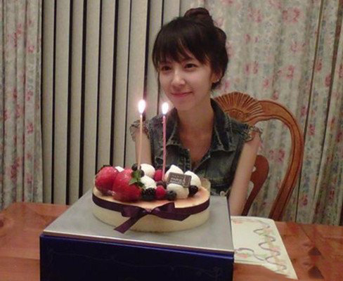 崔始源女友stella图片曝光 网友留言反对两人恋情